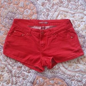 Red Short shorts - GUC